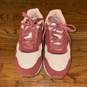 Women's Reebok Dark Pink Suede and Cream Trainer Style Sneakers 6.5